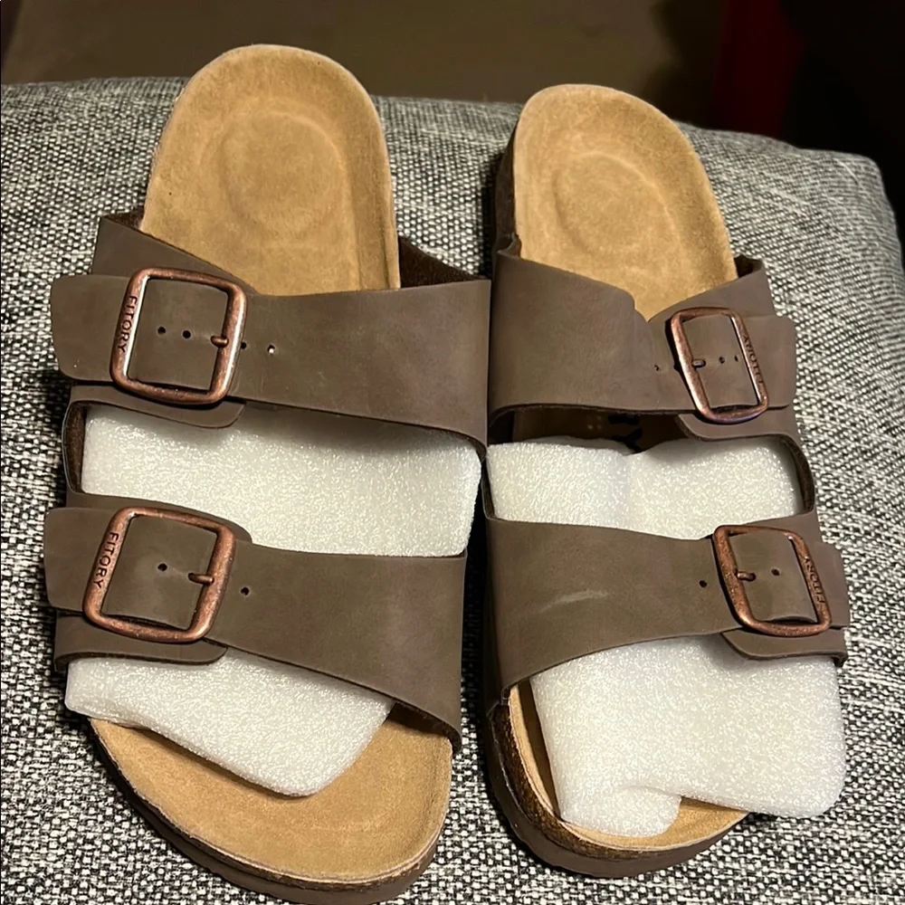 NWOT FITORY Mens Leather Sandals